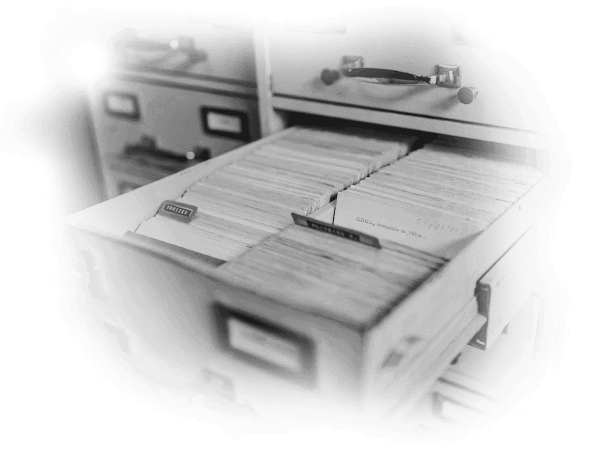 Cassetti con documenti e archivi in studio tecnico Lumiar.